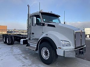 2025 Kenworth T880 - Cab & Chassis