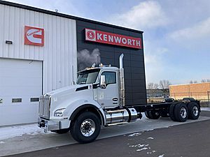 2025 Kenworth T880 - Cab & Chassis