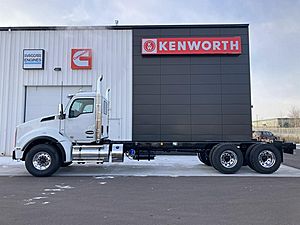 2025 Kenworth T880