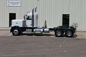 2019 Peterbilt 389 - Day Cab