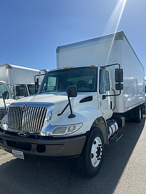 2018 International DuraStar 4300 - Box Van