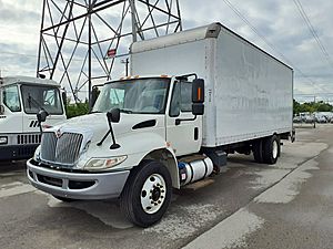 2018 International DuraStar 4300 - Box Van