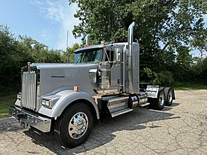 2019 Kenworth W900L - Sleeper Truck