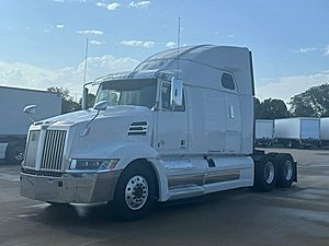 2019 Western Star 5700XE - Sleeper Truck