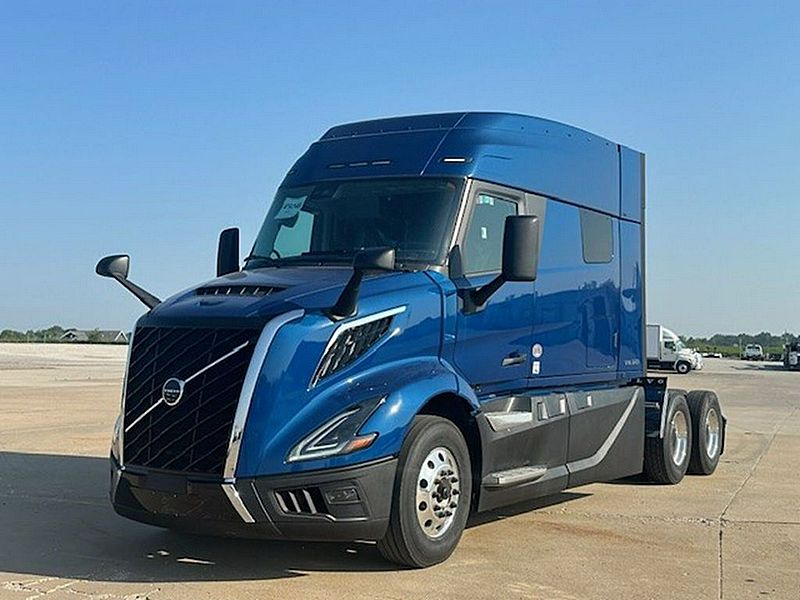 2026 Volvo Trucks NEW VNL64T840 For Sale | 77" Sleeper | #V9248