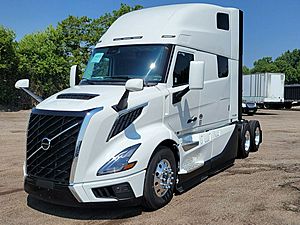 2026 Volvo VNL 860 - Sleeper Truck