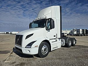 2026 Volvo VNR64T300 - Day Cab