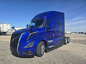 2025 Volvo VNL 860 - Sleeper Truck