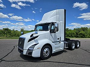 2025 Volvo VNL