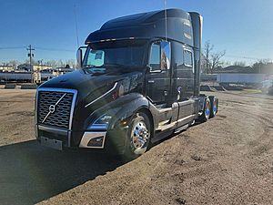 2025 Volvo VNL 860 - Sleeper Truck