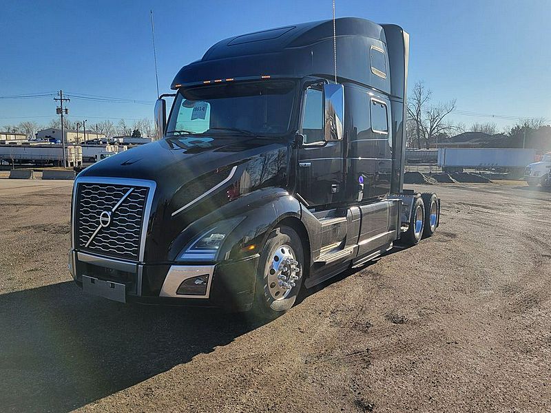 2025 Volvo Trucks VNL 860