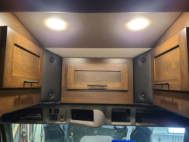 2024 Volvo Trucks VNL