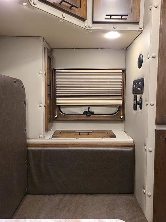 2024 Volvo Trucks VNL