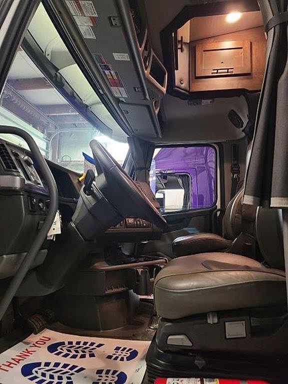 2024 Volvo Trucks VNL