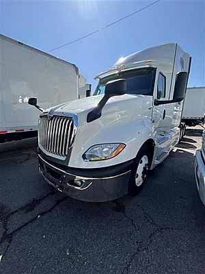 2019 International LT625 - Sleeper Truck