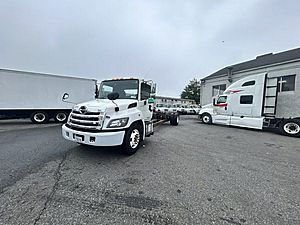 2015 Hino 338 - Day Cab
