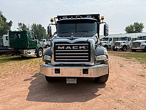 2018 Mack 800 - Dump Truck