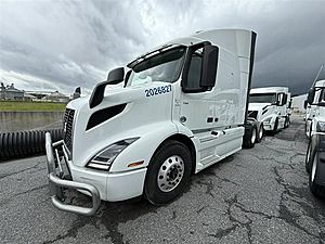 2021 Volvo VNR640 - Sleeper Truck