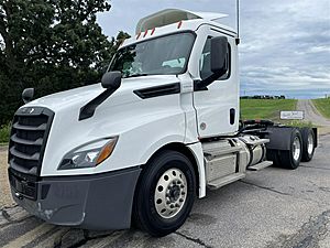 2021 Freightliner Cascadia 126 - Day Cab