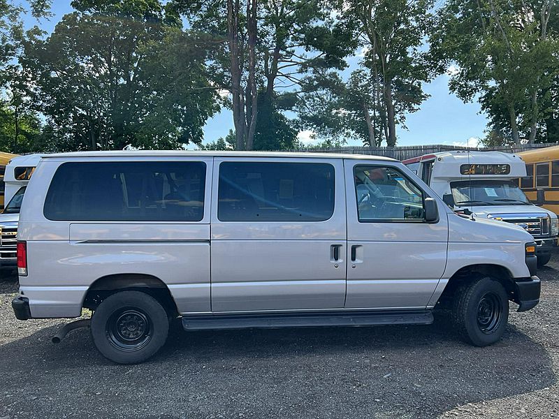 2013 Ford E350