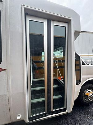 2024 DIAMOND COACH VIP 2200 - Commercial Bus