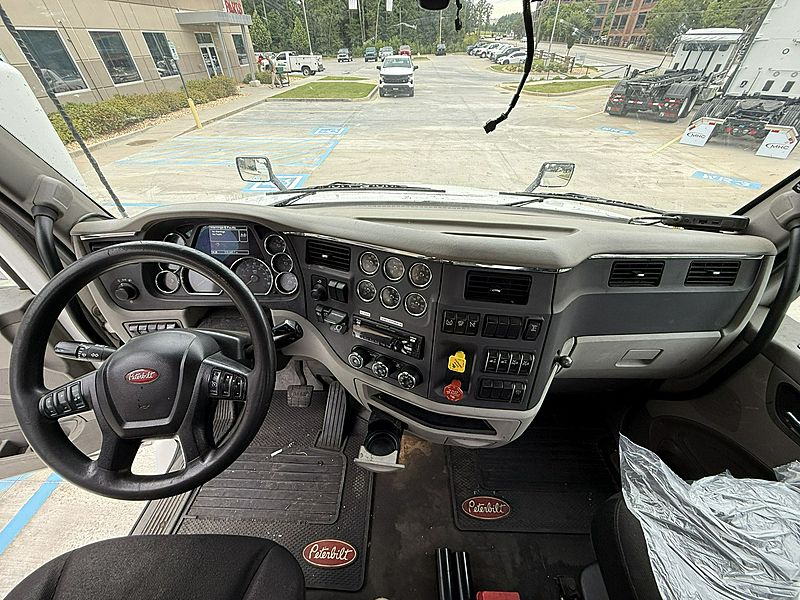 2020 Peterbilt 579