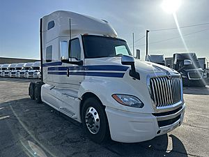 2020 International LT625 - Sleeper Truck