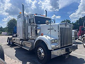 2022 Kenworth W900B - Sleeper Truck