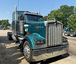 2003 Kenworth W900 - Sleeper Truck