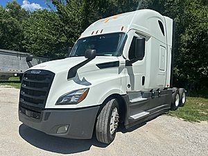 2021 Freightliner Cascadia PT126SLP