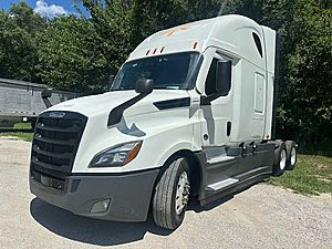 2021 Freightliner Cascadia PT126SLP - Sleeper Truck