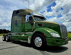 2021 Peterbilt 579 - Sleeper Truck