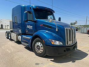 2022 Peterbilt 579 - Sleeper Truck