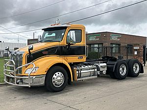 2020 Peterbilt 579 - Day Cab