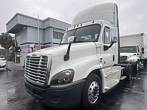 2020 Freightliner Cascadia 125 - Day Cab