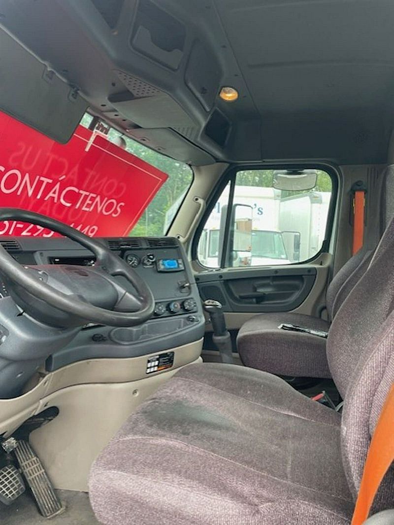 2020 Freightliner CASCADIA 113