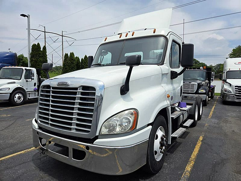 2018 Freightliner CASCADIA 125