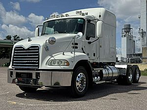 2018 Mack Pinnacle CXU613 - Day Cab