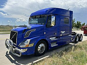2017 Volvo VNL - Sleeper Truck