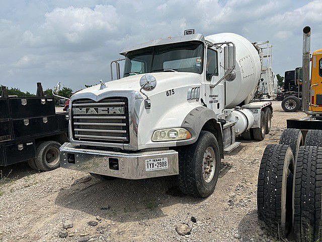 2015 Mack Granite