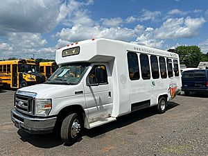 2014 DIAMOND COACH VIP 2200 - Commercial Bus