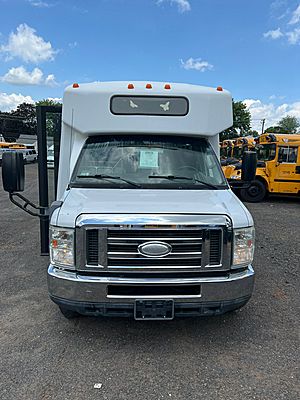 2014 DIAMOND COACH VIP 2200 - Commercial Bus