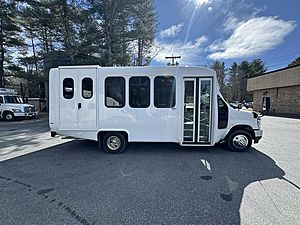 2024 DIAMOND COACH VIP 2200 - Commercial Bus