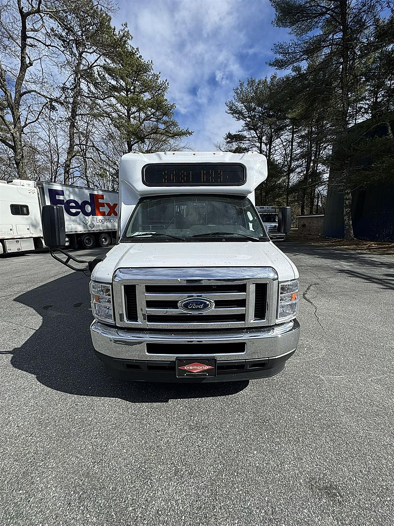 2025 DIAMOND COACH VIP 2200 14+0