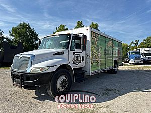 2002 International DuraStar 4400 - Beverage Truck