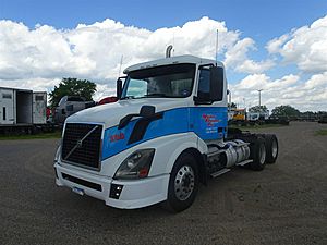 2010 Volvo VNL64 - Day Cab