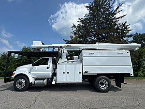 2013 Ford F750 - Bucket Truck