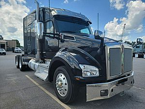 2022 Kenworth T880 - Sleeper Truck