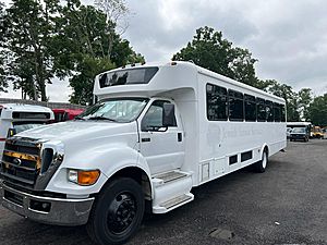 2013 Ford F650 - Commercial Bus