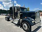 2022 Kenworth W900L